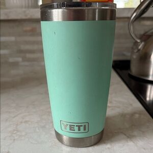 YETI Seafoam Stainless Steel Tumbler 20 oz
